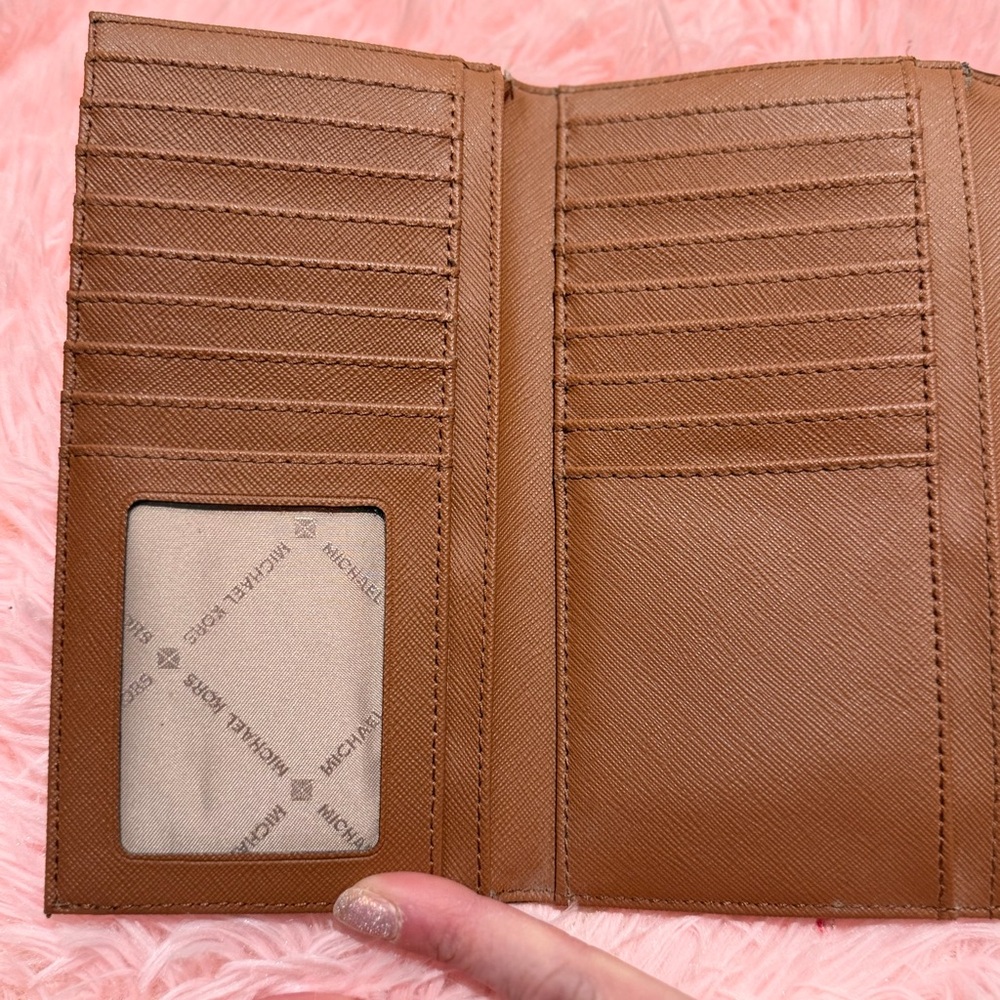 ❌SOLD❌Michael Kors Jet Set Travel Large Trifold Wallet Luggage Brown - Picture 3 of 16